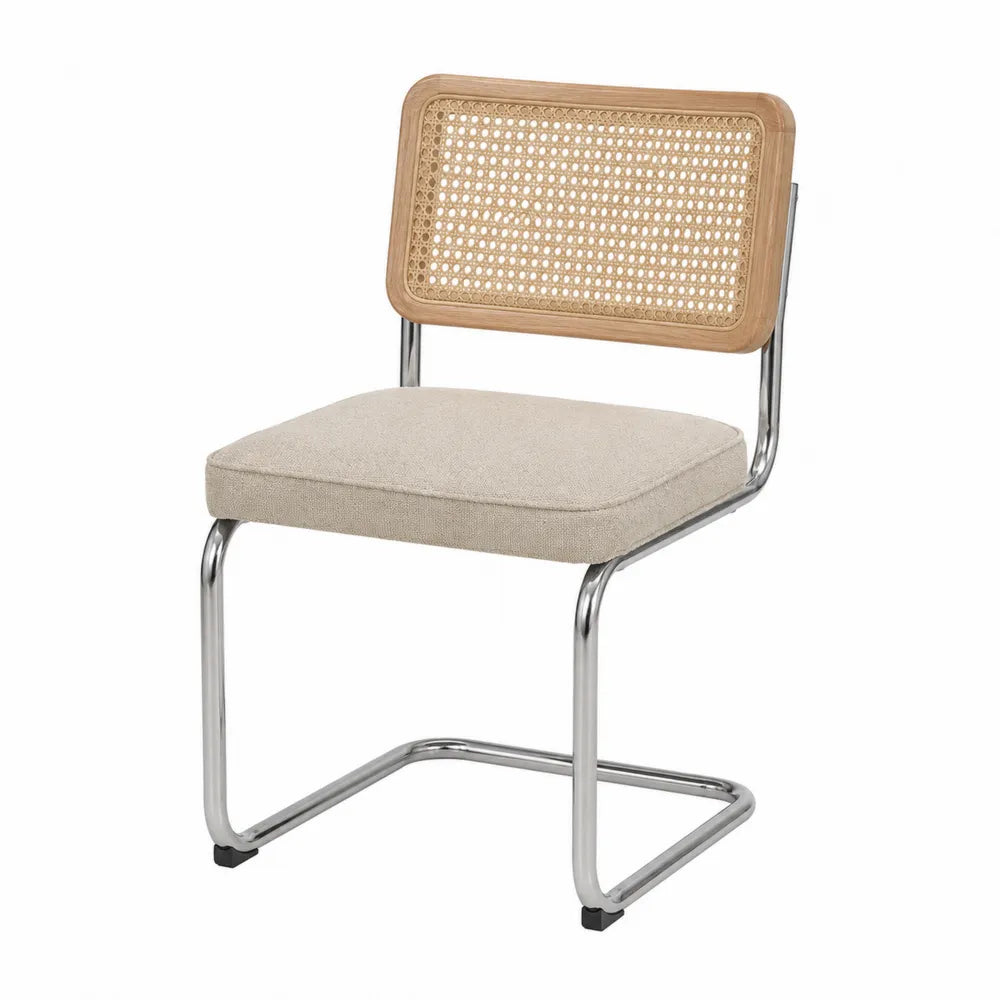 Chaise en métal avec dossier en rotin naturel et assise en lin beige