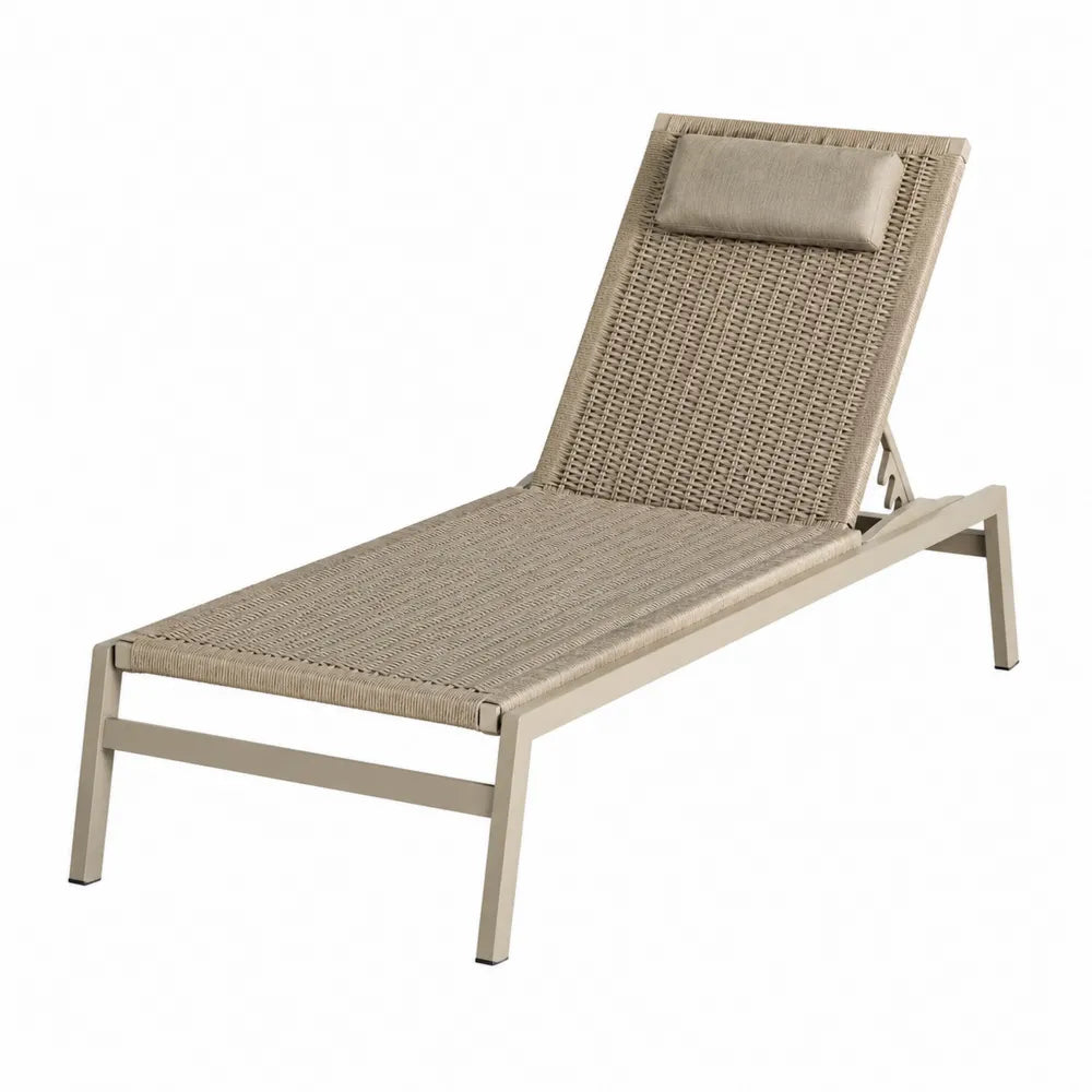 Chaise longue en aluminium et résine tressée beige